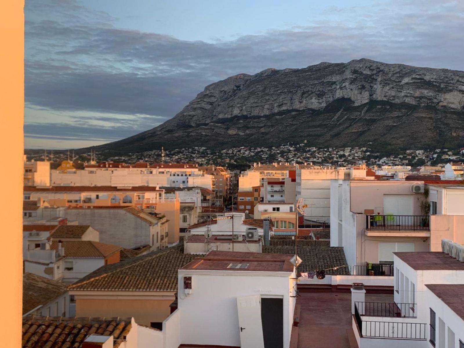 Gran Piso Con Estilo En El Centro De Denia Apartment Екстериор снимка